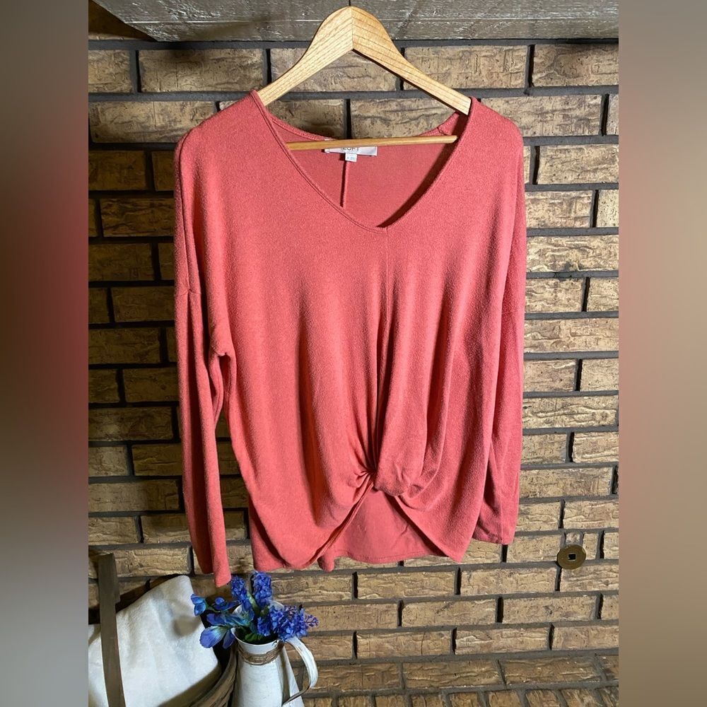 Loft sweater with front knot